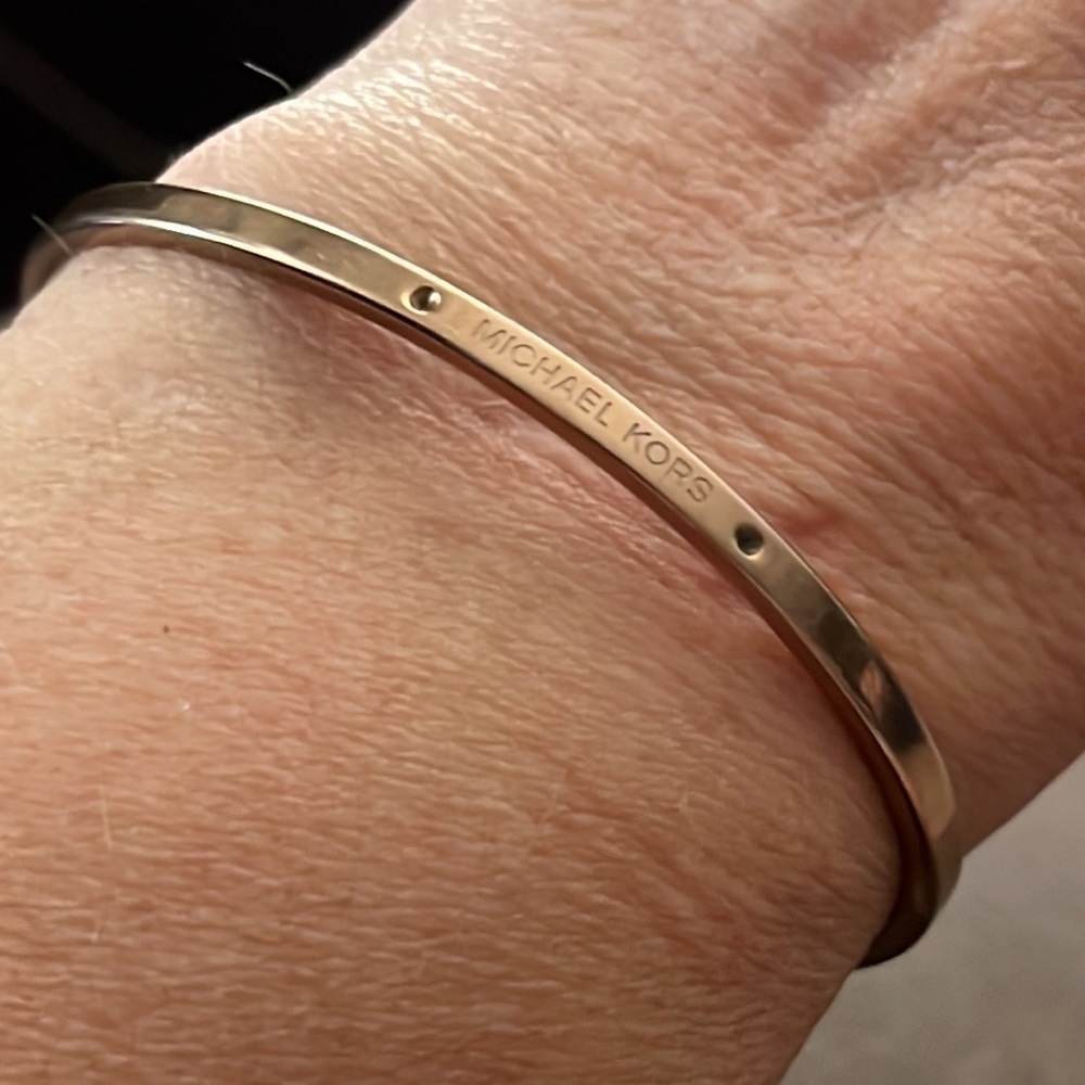 Michael Kors gold cuff bracelet - Picture 2 of 3